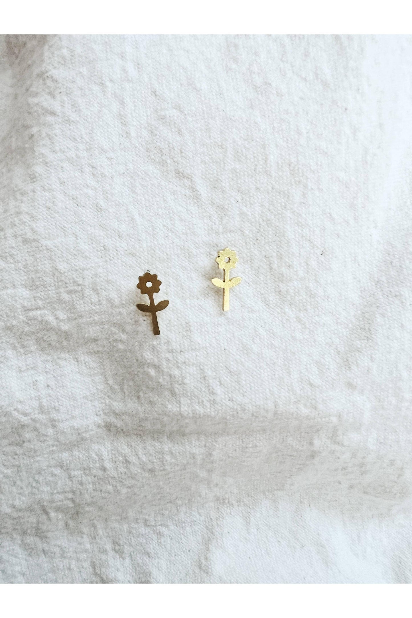 Sunflower Post Earrings
